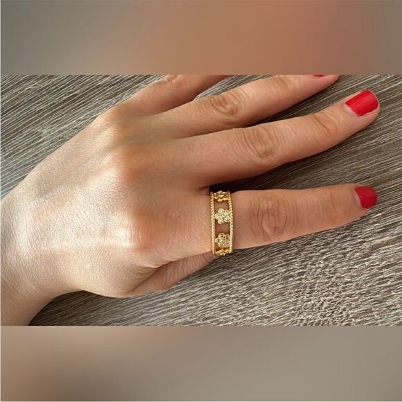 Elegant Gold Flower Ring N1089 - Picture 5 of 5